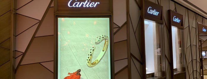 Cartier is one of Lieux qui ont plu à Miguel.