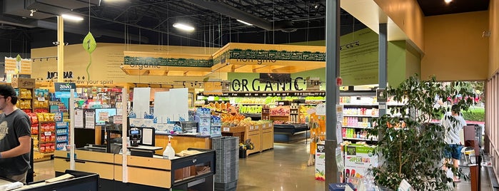Organic Roots Natural Market is one of GROCERIES.