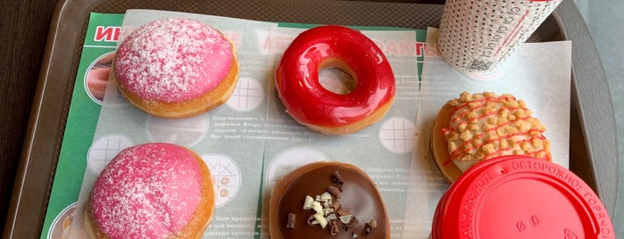 Krispy Kreme is one of Makhbubaさんのお気に入りスポット.