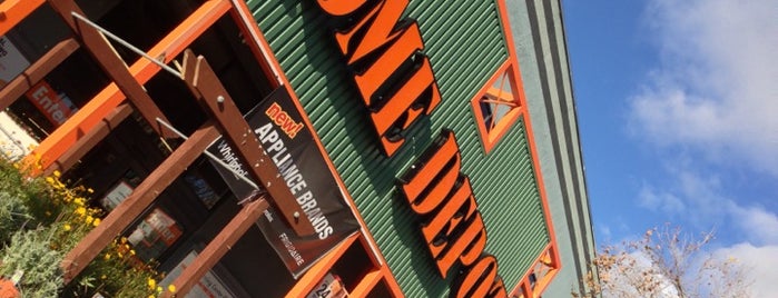 The Home Depot is one of Gilda 님이 좋아한 장소.
