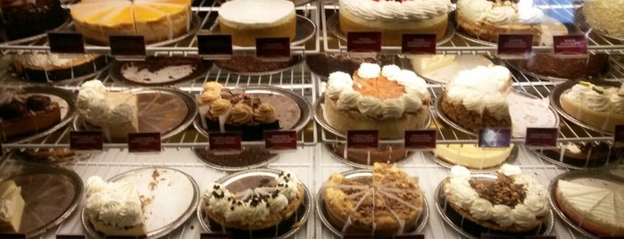 The Cheesecake Factory is one of Los Ángeles.