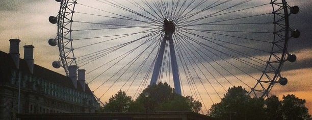 The London Eye is one of rundon.