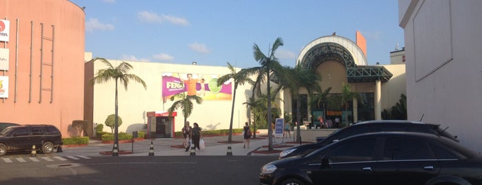 Criciúma Shopping is one of Tempat yang Disukai M.a..