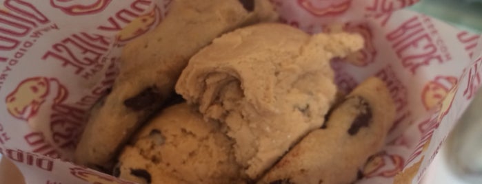 Diddy Riese is one of Lugares favoritos de Robert.
