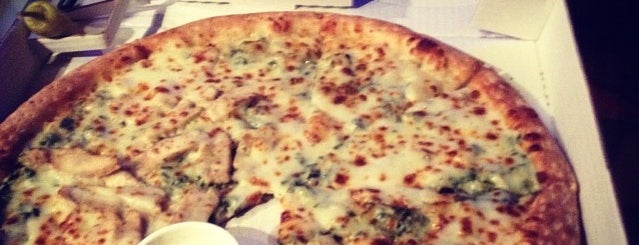 Papa John's Pizza is one of Lugares favoritos de Mark.
