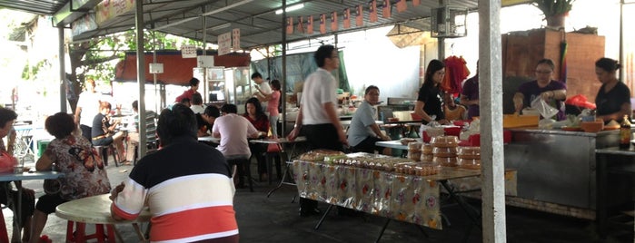 美乐小贩中心 Food Court is one of Neu Tea's Johor Trip.