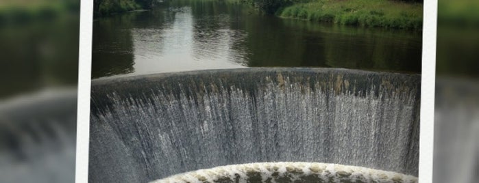 Плотина Ярополецкой ГЭС is one of สถานที่ที่ Tema ถูกใจ.
