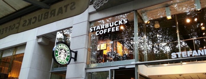 Starbucks is one of Hakanさんの保存済みスポット.