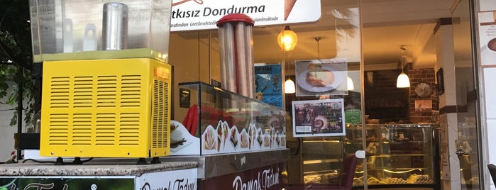Damak Tadım Boutique Patisserie is one of Lugares favoritos de Esra.