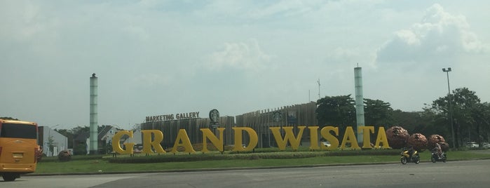 Grand Wisata is one of Rumah Ku ISTANA KU.