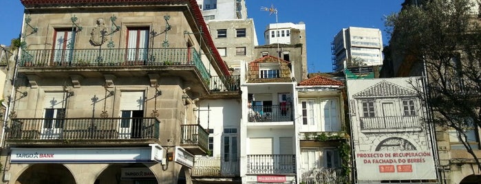 Praza Do Berbes is one of Lugares favoritos de Alberto.