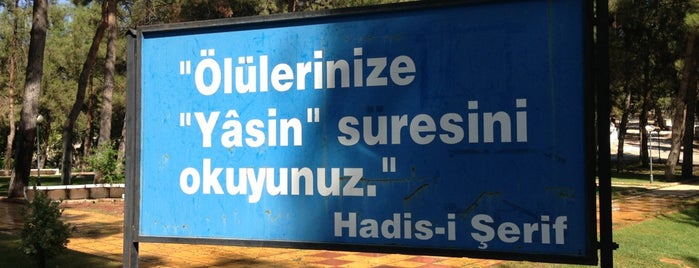 Gaziantep Asri Mezarlığı is one of EŞKİN SPOR'un Kaydettiği Mekanlar.