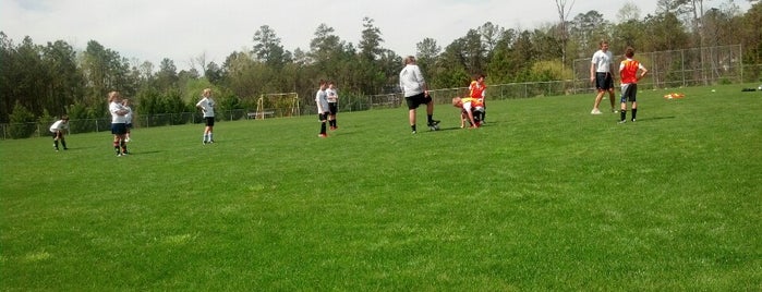 north Floyd soccer field is one of Tempat yang Disukai Andy.