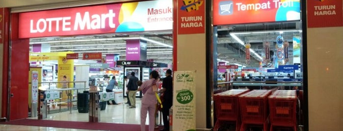 Lotte Mart is one of Guide to Jakarta Selatan's best spots.
