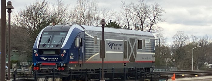 Pontiac Transportation Center Amtrak Station (PNT) is one of Amtrak's Wolverine.