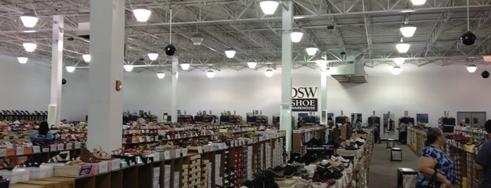 DSW Designer Shoe Warehouse is one of Genina : понравившиеся места.
