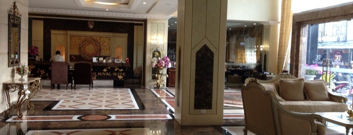 LK Royal Suite is one of Free Wi-Fi Паттая.