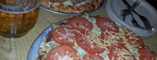 Papa's Pizza is one of Locais curtidos por Jacob.
