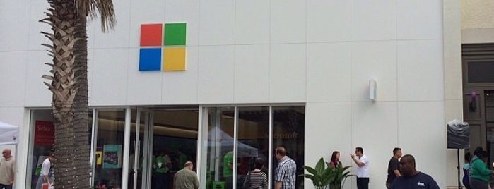 Microsoft Store is one of Matt : понравившиеся места.