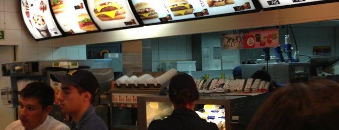 McDonald's is one of Tempat yang Disukai Gonzalo.