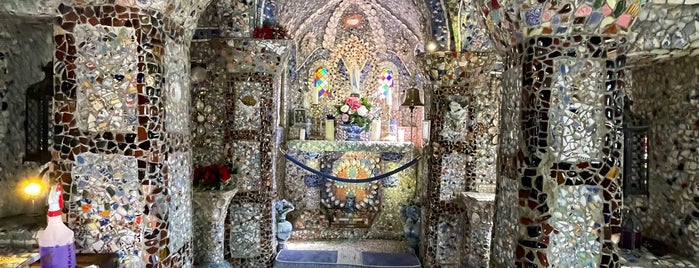 The Little Chapel is one of Tempat yang Disukai Emyr.