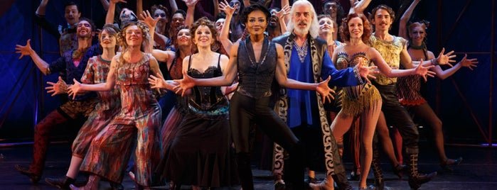 PIPPIN The Musical on Broadway is one of Locais curtidos por Repeat.