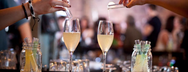 La Champagnerie is one of Lugares favoritos de Pat.
