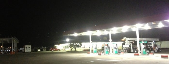 Cenex Gas Station is one of Lugares favoritos de Brad.
