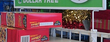 Dollar Tree is one of สถานที่ที่ Chrissy ถูกใจ.