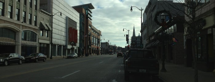 City of Racine is one of สถานที่ที่ Maria ถูกใจ.