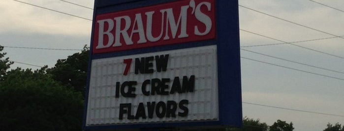 Braum's Ice Cream & Dairy Stores is one of Posti che sono piaciuti a Kris.