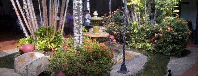 Restaurante La Casona is one of Tempat yang Disukai Carlos.