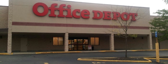 Office Depot is one of Johnさんのお気に入りスポット.