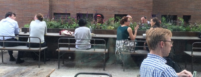 Plein Air Cafe & Eatery is one of Chicago Patios.