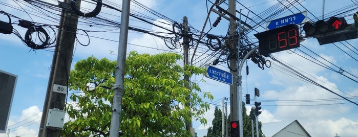 Saphan Daeng Intersection is one of TH-BKK-Intersection-temp1.