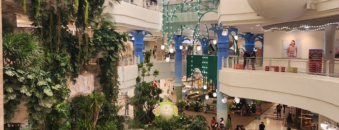 The Mall Department Store is one of Tempat yang Disukai Prim Patsatorn.