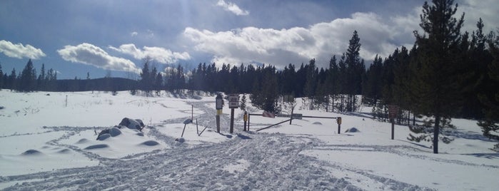 West Mag Trailhead is one of Tempat yang Disukai Guthrie.