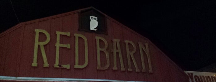 The Red Barn is one of สถานที่ที่ Lucy ถูกใจ.