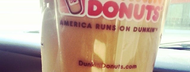 Dunkin' is one of huskyboiさんのお気に入りスポット.