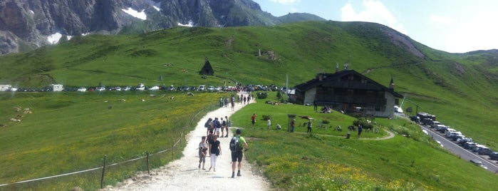 Passo Giau (2.236 m) is one of Andreas'ın Beğendiği Mekanlar.