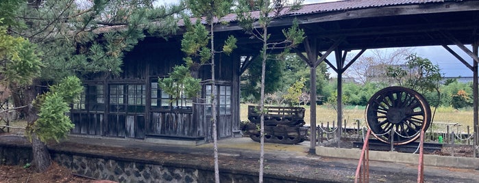 旧 善宝寺鉄道記念館 （旧 庄内交通湯野浜線 善宝寺駅） is one of abandoned places.