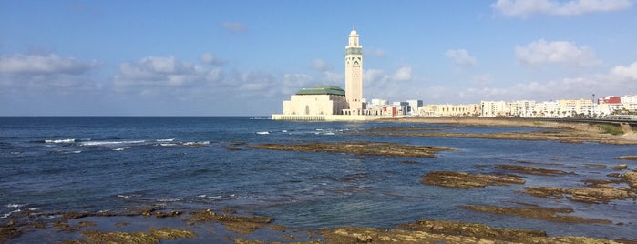 Promenade Maritime De La Mosquée Hassan Ii - Porte 5 is one of Něco.