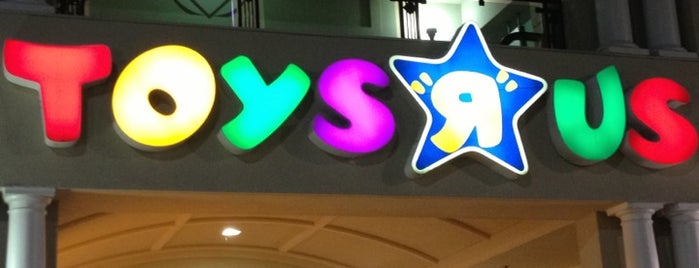 Toys"R"Us is one of Florenciaさんのお気に入りスポット.