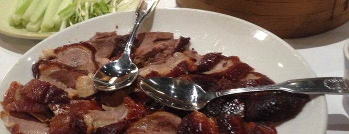 Peking Duck Restaurant is one of Tempat yang Disukai Hedan.