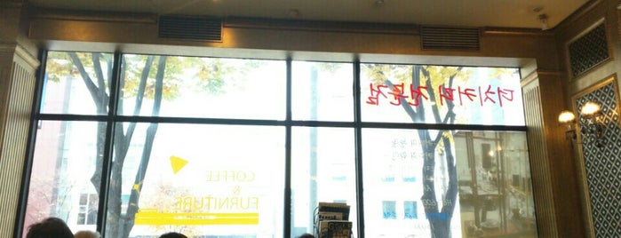 Cafe Le Petit is one of 강남2구역.