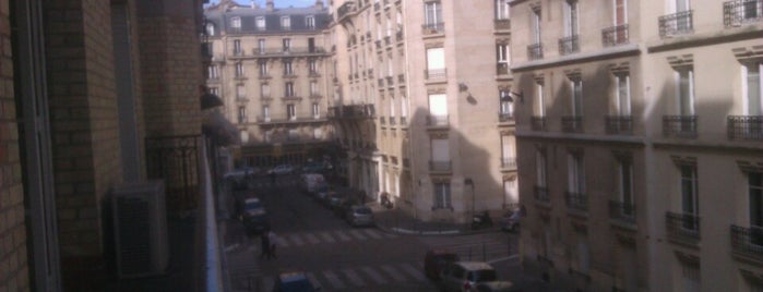 Rue Houdart De Lamotte is one of Paris.