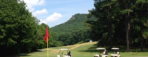 Crowder's Mountain Golf Club is one of Orte, die Amanda gefallen.