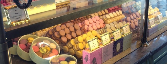 Ladurée is one of Muratさんのお気に入りスポット.
