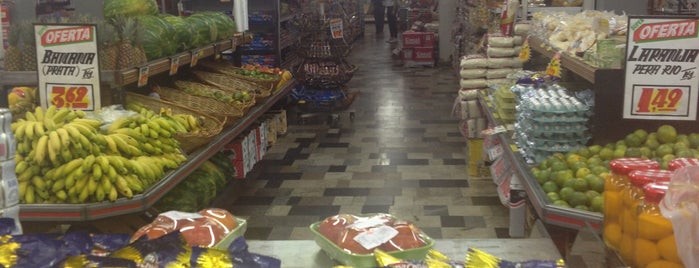 Supermercado Sinhá is one of Tempat yang Disukai Alexandre Arthur.