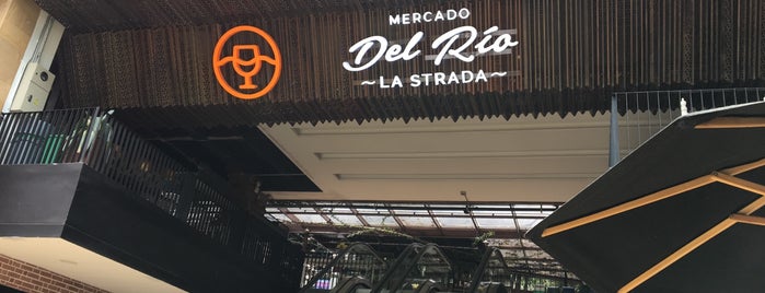 Mercado Del Río La Strada is one of Tempat yang Disukai Jessica.